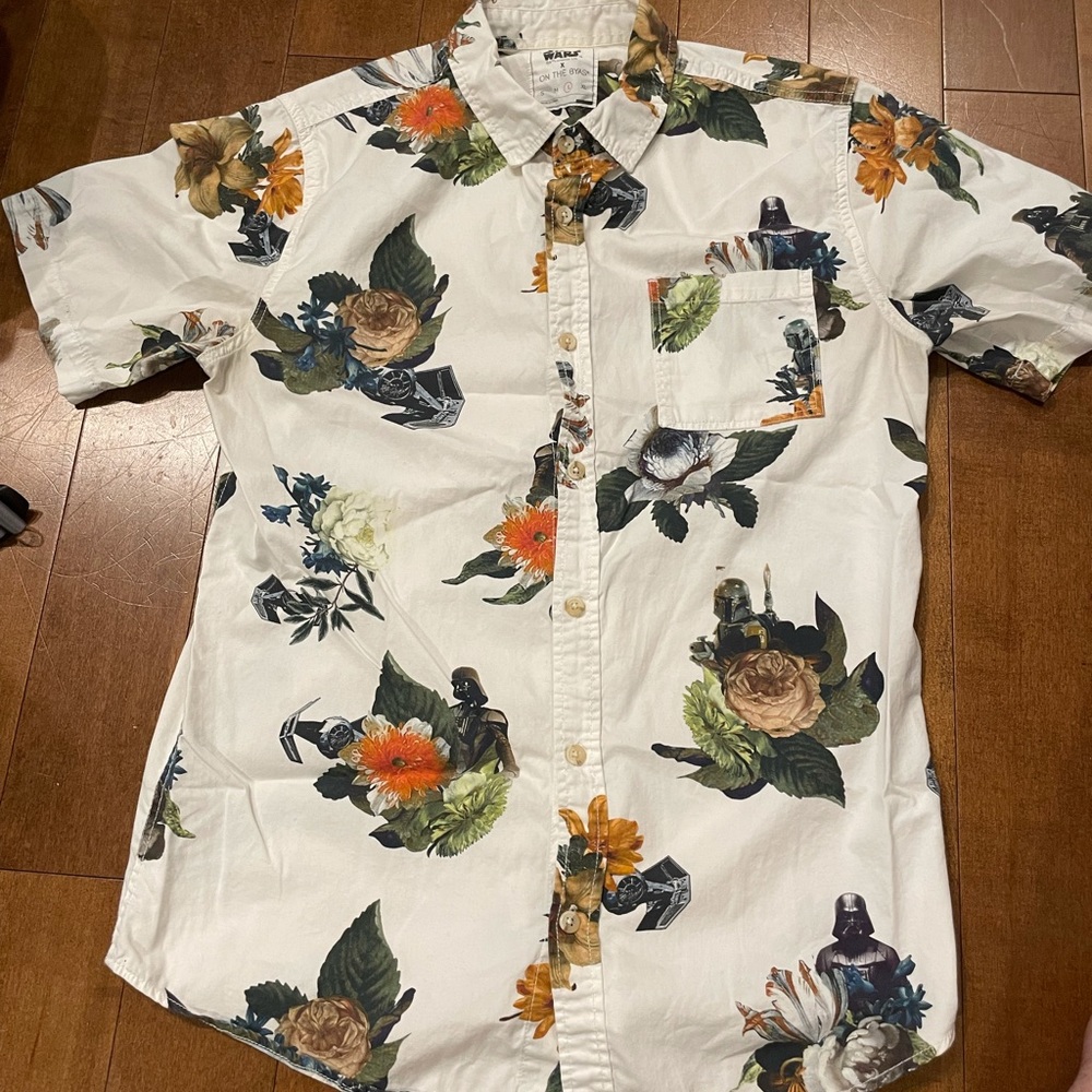 Star wars In the Byas Hawaiian floral shirt L